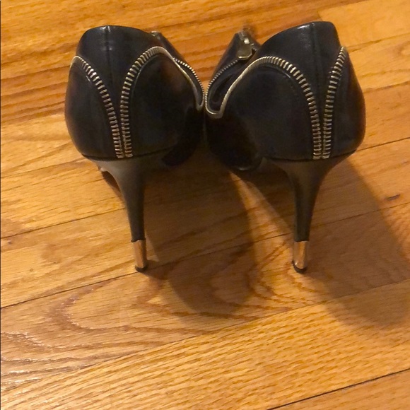 Black Versace heels - Picture 5 of 8